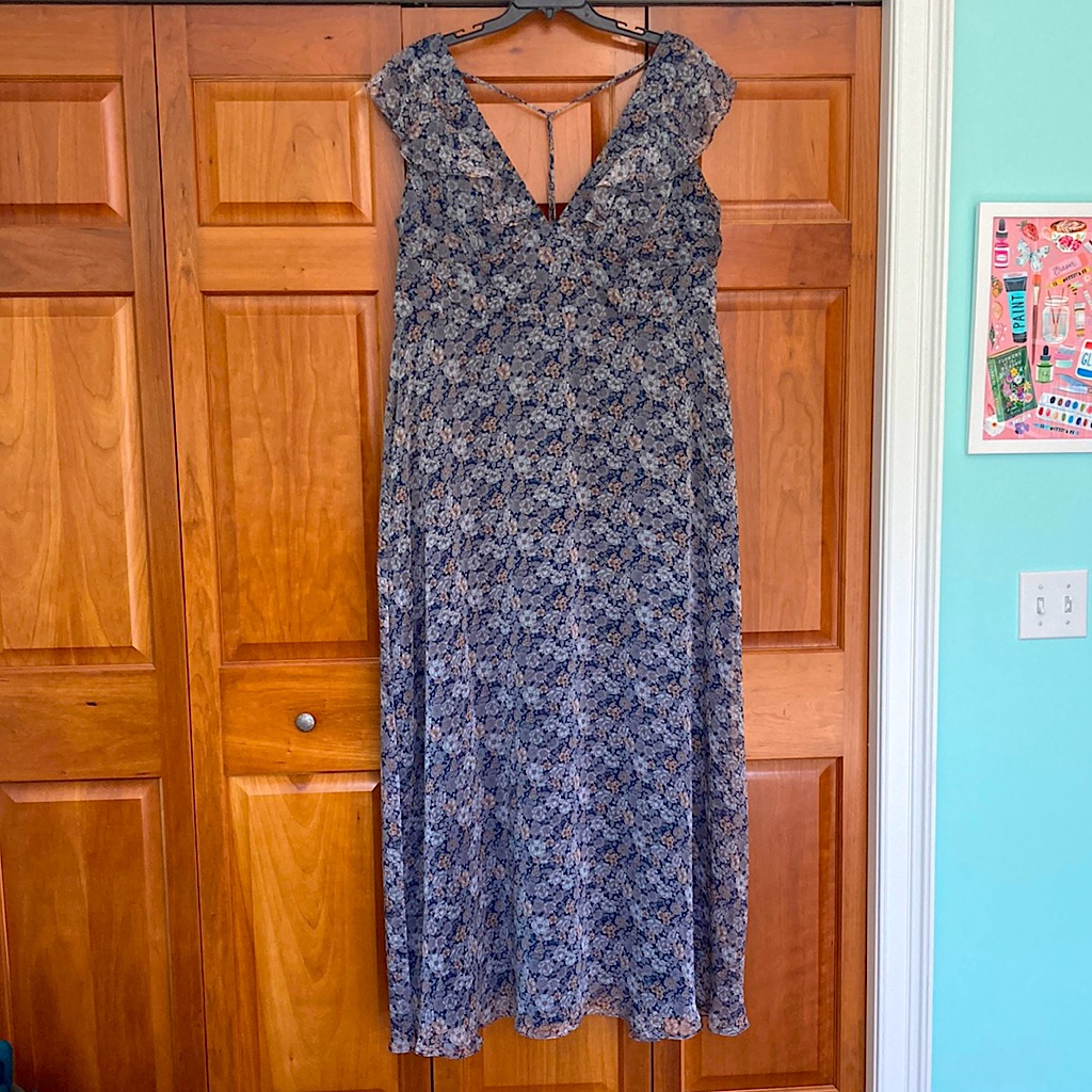 Beautiful Floral David’s Bridal Dress. Size 22